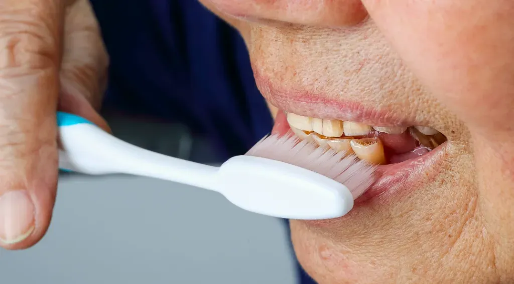 elderly teeth 1024x567